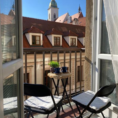 Audrey Hepburn Apartment Old Town Air Conditioned Bratislava Buitenkant foto