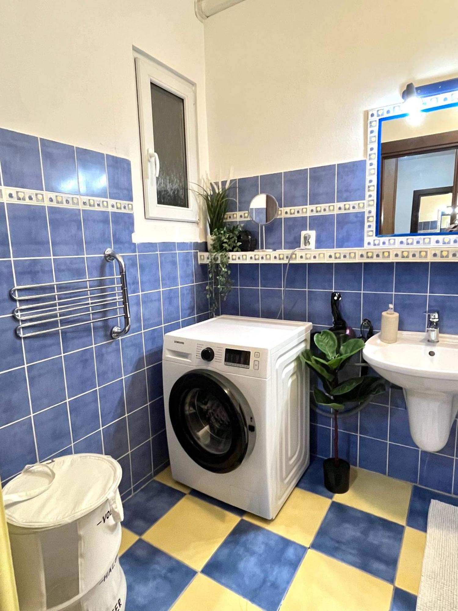 Audrey Hepburn Apartment Old Town Air Conditioned Bratislava Buitenkant foto
