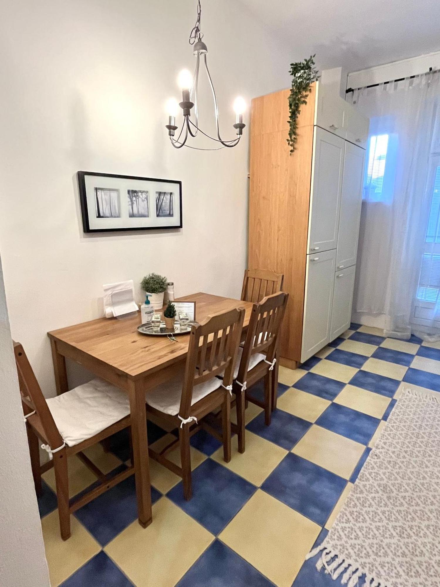 Audrey Hepburn Apartment Old Town Air Conditioned Bratislava Buitenkant foto
