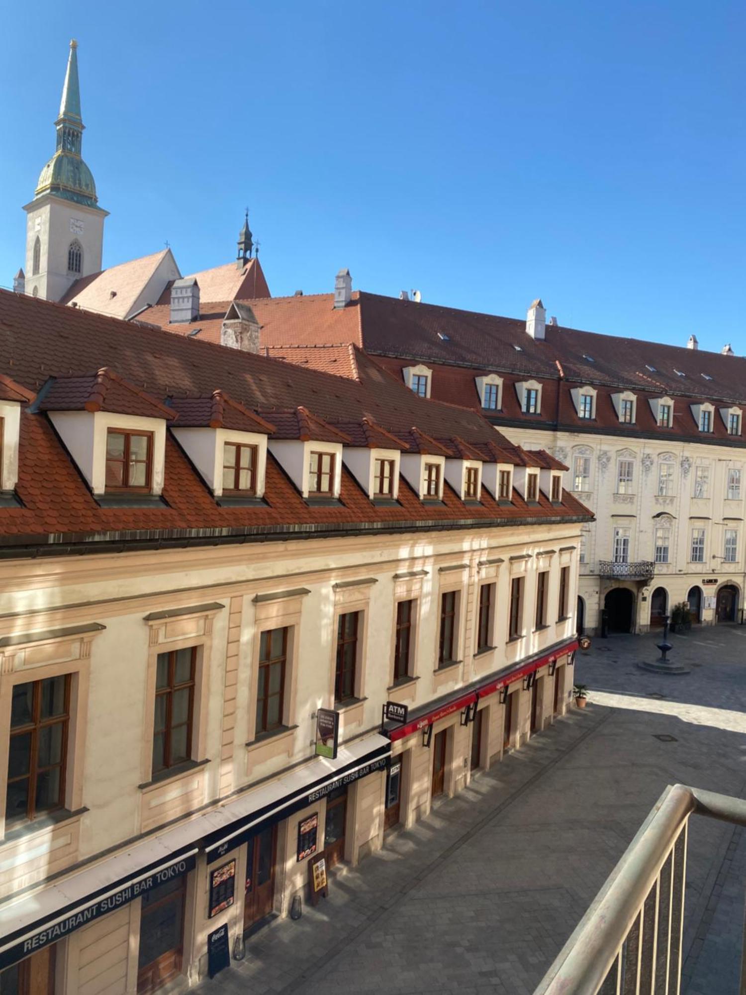 Audrey Hepburn Apartment Old Town Air Conditioned Bratislava Buitenkant foto